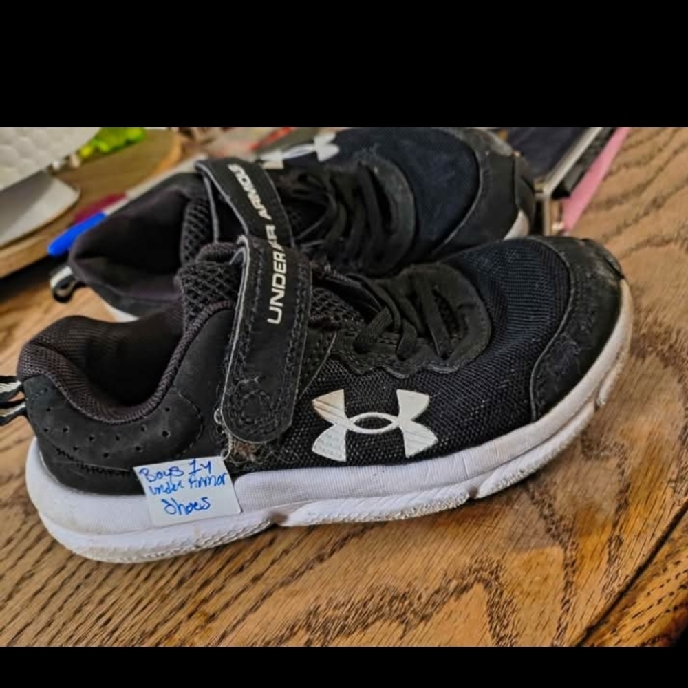 Under Armour Kids Black Sneakers